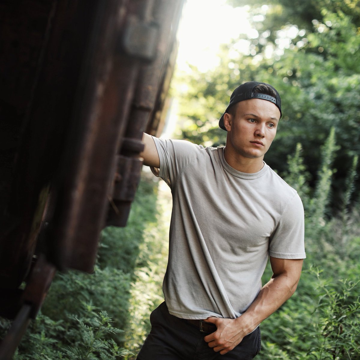 One day late, but worth the wait! HAPPY 20TH BIRTHDAY JEDI!! May this year be one of deepening love, strength and growth in all good things! We love you! 
.
.
#brother #birthday #20years #family 📷 Chris Wright