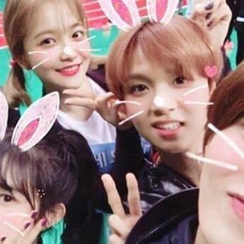 Ioveisyeri's tweet photo. haechan is yeri’s baby 😭 https://t.co/QkM5Vsn9VD