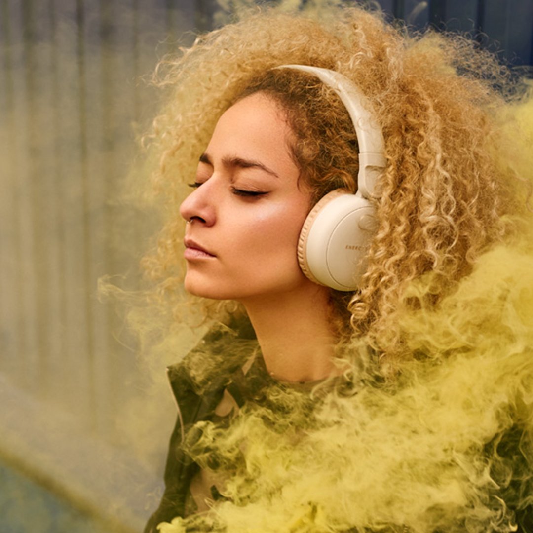 EnergySistem's tweet photo. #DefindeconEnergySistem
17h de música non stop 🎶
Gana unos Headphones 2 Bluetooth Beige
1⃣ RT
2⃣ Comenta qué canción te anima incluso un lunes
¡Participa hasta el domingo 25/08! https://t.co/SXjCrwV0fI