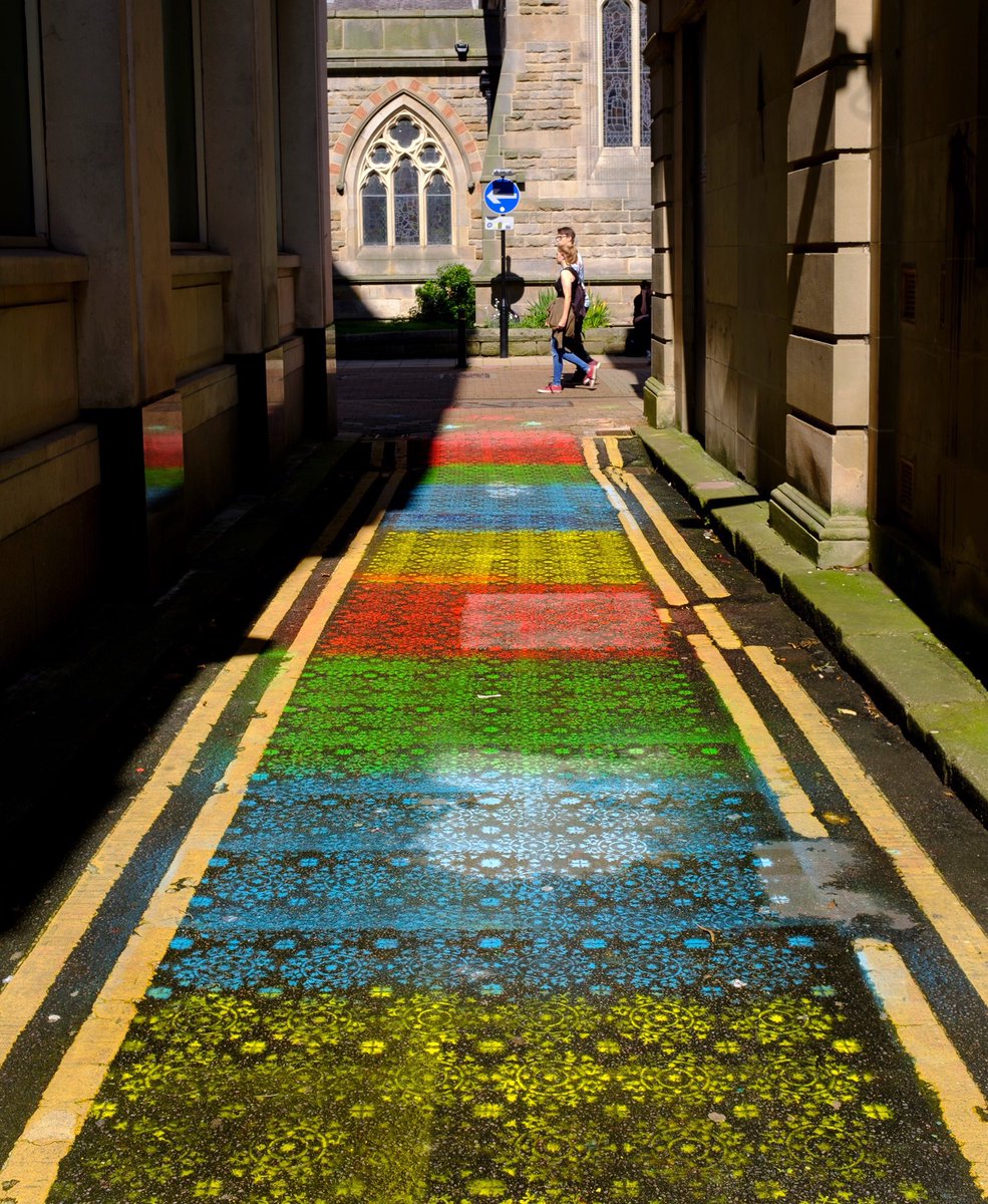 The Harrogatonian’s amongst you have probably walked through this dark ginnel in the centre many times, but now it’s one of the brightest streets in town with <a href="/HarrogateFest/">Harrogate Festivals</a> bringing some unexpected colour to Harrogate in an installation commissioned by <a href="/Yorkshire2019/">🌈 Yorkshire 2019</a>. #Y2019
