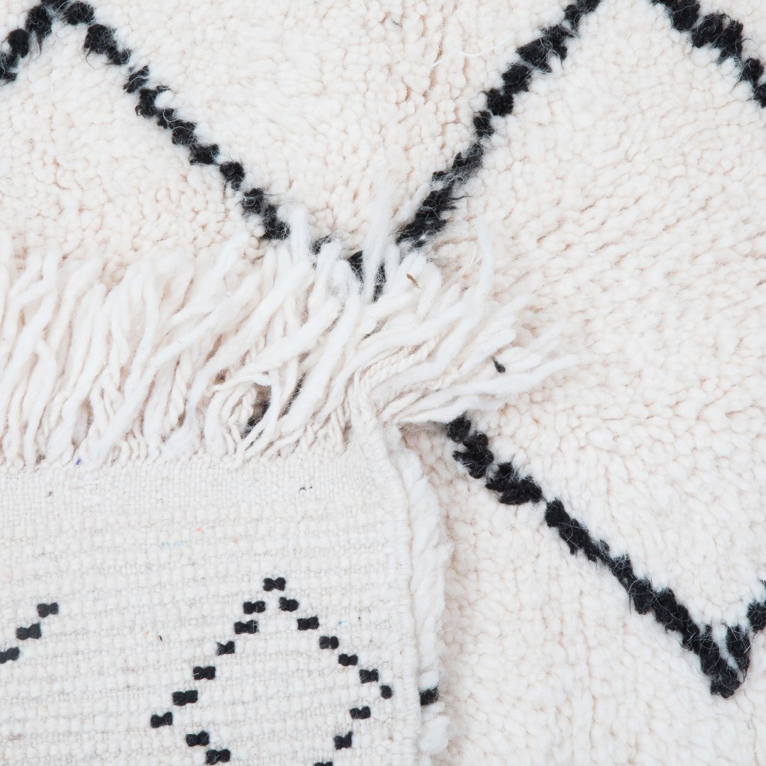 CityCows's tweet photo. Here's a great example of how to style your living room with a beautiful Moroccan berber rug!

#citycows #berberrugs #livingroominspo #luxuryinteriors #stylishhomevibes #decorgoals #homeadore https://t.co/6iZYciw4Pz