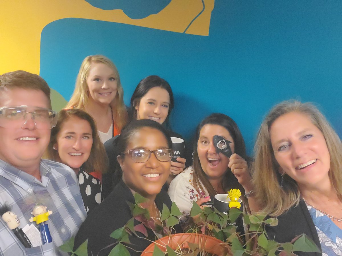DebNovakGard's tweet photo. The Manpower St. Louis office knows how to work hard AND play hard! #WorkHardPlayHard #DayWithDeb #TravelingBackPack #ILoveMyJob https://t.co/Em1zlYA2Fs
