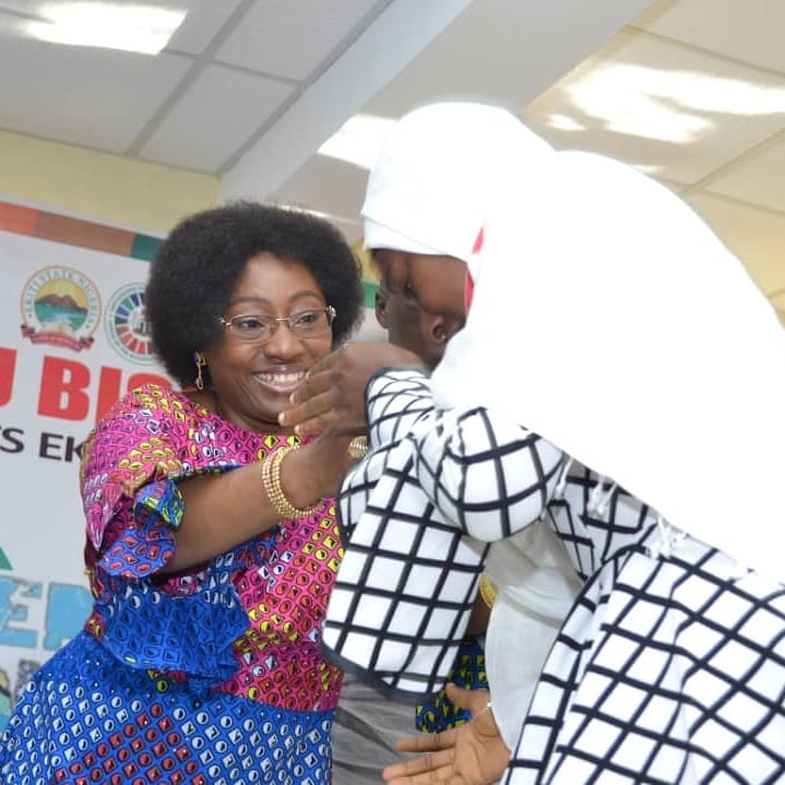 Sameehade's tweet photo. My #FreeAdultBasicLiteracyClass project got featured as one of the Impact Stories on the program of event. My students also had the privilege of meeting and taking a photograph with Her Excellency. I appreciate @EKSDGs for projecting the work I'm doing in making lifelong 2/ https://t.co/ZSbBUPcXxu
