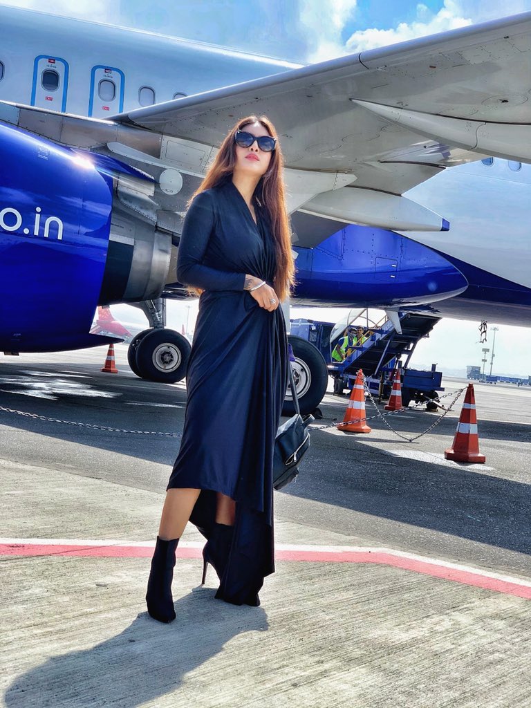 Nehhaamalik's tweet photo. Super excited to meet all my Indore Fans ♥️😍😍 :
#indore #event #clubappearance #travelling #travelgram #modelsnight #clubevents #eventtime #afterhoursclubandlounge #merakibynikkis #airportoutfit #airportstyle #airportfashion #airportlook #travelphotography #airportphotography https://t.co/PeAEWVpMPt