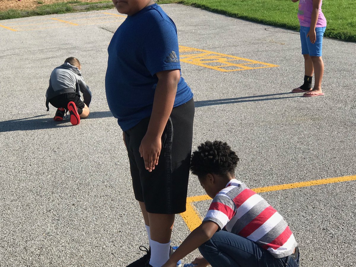 samsonhillside5's tweet image. “Shadow shifting” in Science (Part I) #EarthandSun ⁦@FOSSscience⁩ ⁦@hillside_tigers⁩