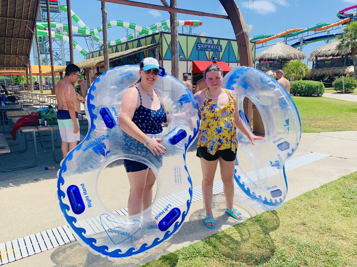 Sunshine and Summertime ☀️🌴 Thank you <a href="/Schlitterbahn/">Schlitterbahn</a> for hosting #sunshinekids for our annual Teen Galveston Getaway this past weekend! #bahnlove