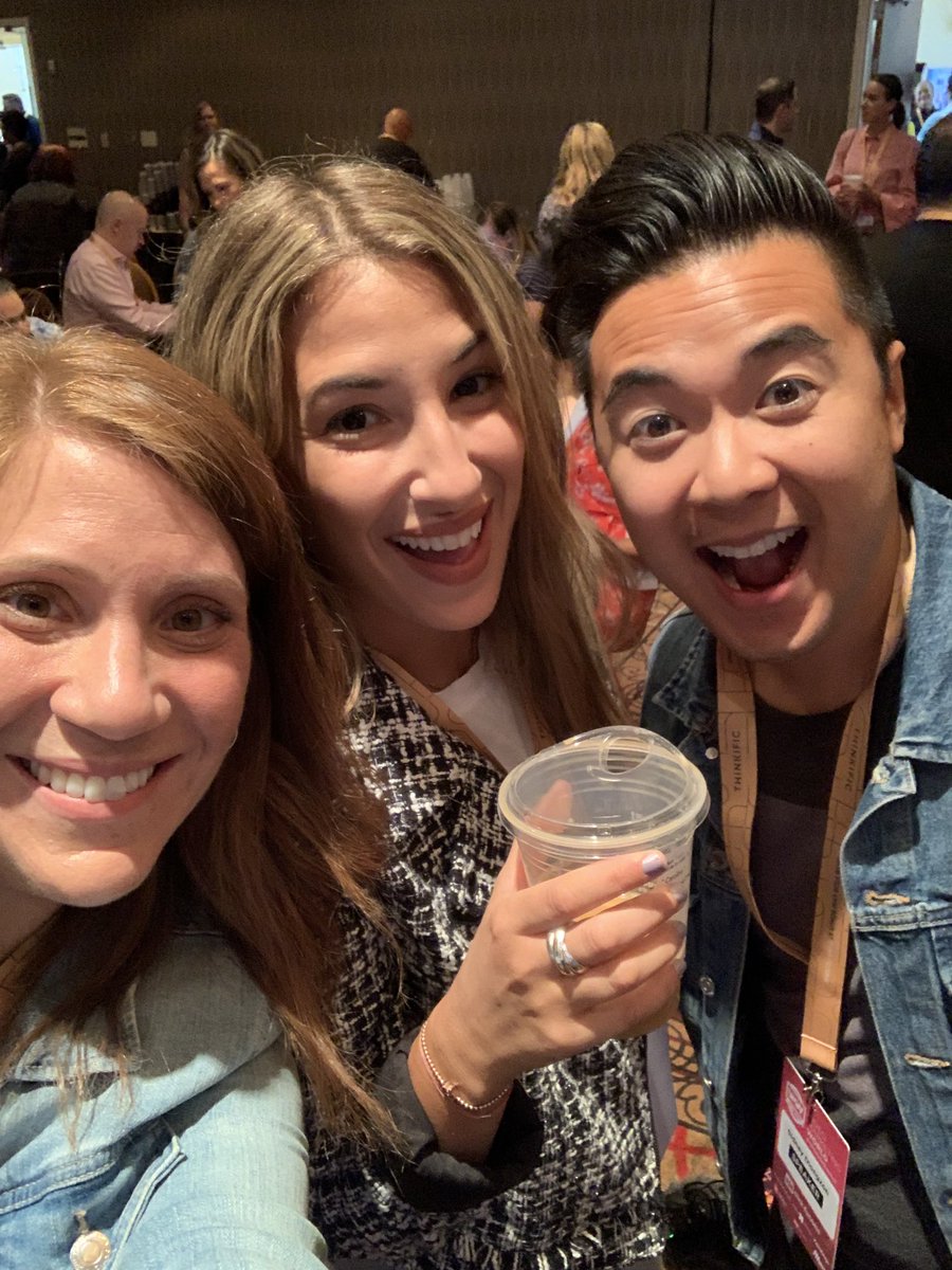 Inspired by <a href="/SidneyDiongzon/">Sidney Diongzon</a> and the way he effortlessly vlogs his way through #videomarketingworld!