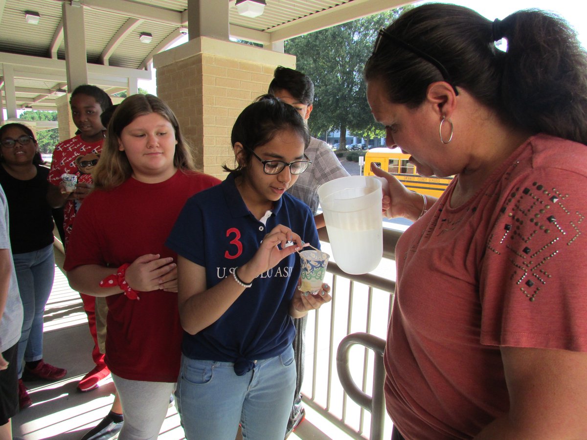 Northbrook_MS's tweet photo. 7th grade PBL Water equity. https://t.co/Hcc48p74OZ