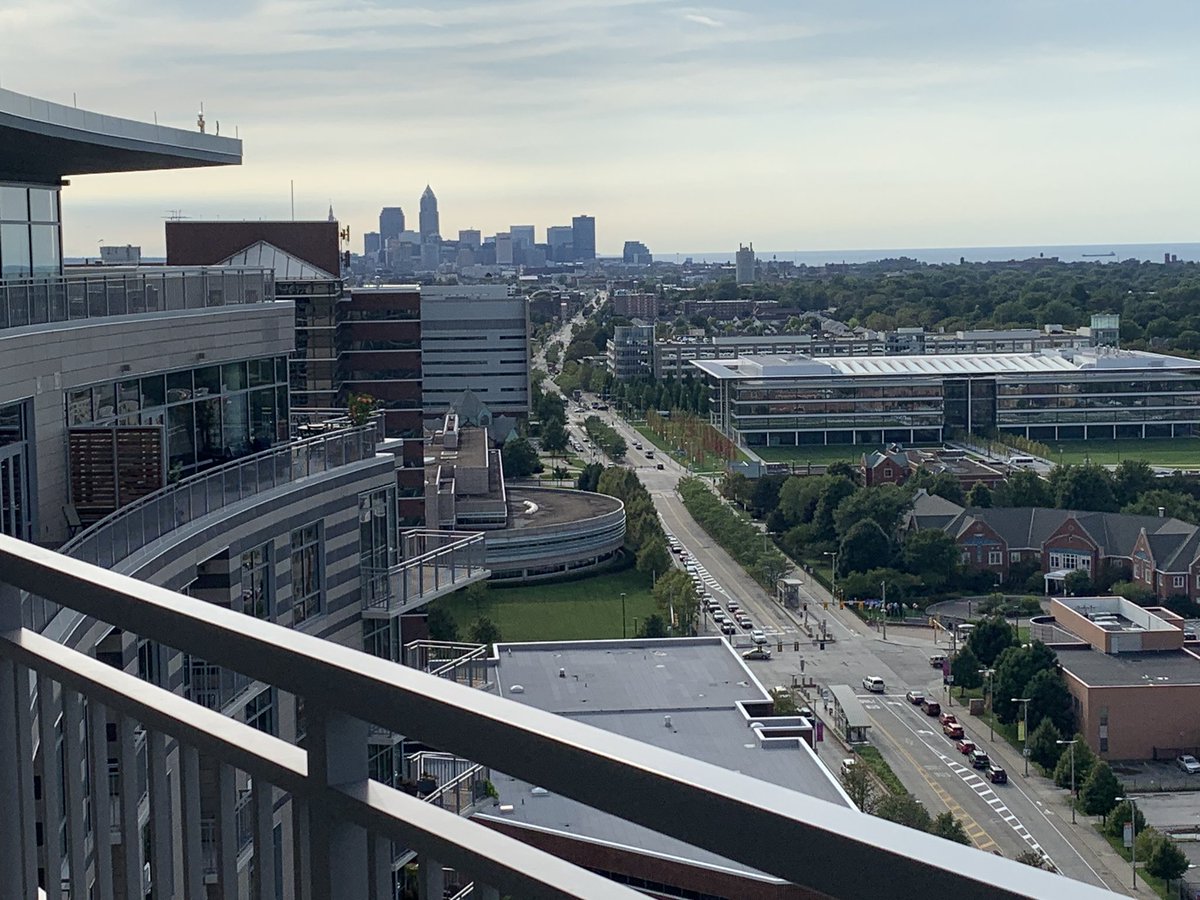 NEOEAXD's tweet photo. Amazing view! #leadershipcleveland #neoea #MEETandGREET https://t.co/EsOTZk5QbS