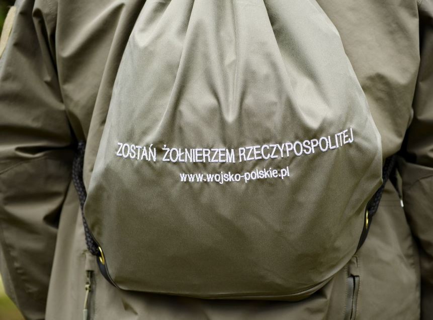 JacekZMatuszak's tweet image. Dziś #FF dla tych, którzy w najbliższą sobotę zmierzą się z zadaniami w ramach akcji #WojskoweWyzwanie w #7BOW (Lębork), #1psap (Brzeg) i #2pr (Hrubieszów). #DajSobieSzanse i #ZostańŻołnierzem