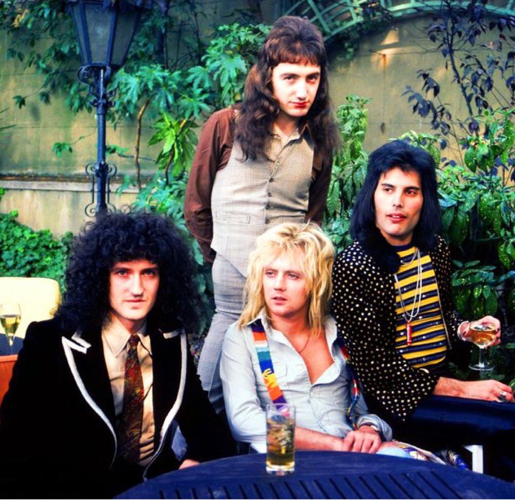 クイーン長谷部宏が撮った素顔のQUEEN Amazon.co.jp: フォト・ライブラリー・シリーズ クイーン : 長谷部 宏