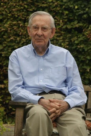 RSocPublishing's tweet photo. J. A. 'Sandy' Green was an algebraist, famous for his work on modular representations of finite groups, and the development of the theory of polynomial representations of general linear groups. https://t.co/9QjYUE1Cmo @warwickmaths #BioMems #HistSci #MathSci https://t.co/hGBizb6wzQ