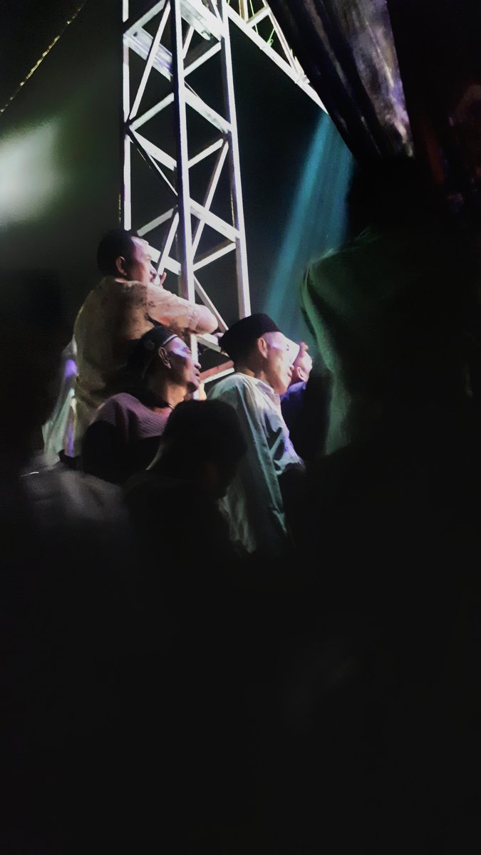 AbrarBrar's tweet photo. Pilih mana, kaya tapi Allah benci atau miskin tapi Allah cinta? Anda jangan mudah terjebak, pilih kaya dan Allah cinta.

—Mbah Nun
#MaiyahCirebon
#Sinaubareng
#kiyaikanjeng https://t.co/v5KWrTiZQd