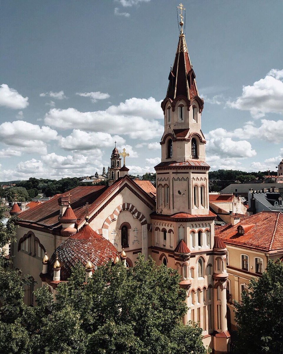 For our guests who seek to #explore most of the 🏰 city, we offer to book free walking tours. Why? It's the best way to discover #Vilnius old town in a short time. For more information: vilniusfreetour.lt

#FreeWalkingTours #VisitVilnius #VilniusOldTown