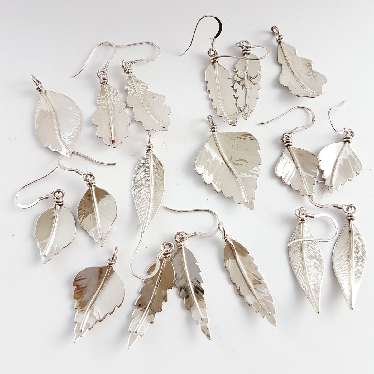 Clare_Hawley's tweet image. Today's work and finished haul of leaves, they'll go off to @EdinburghAssay tomorrow for hallmarking along with the rest of this week's work.