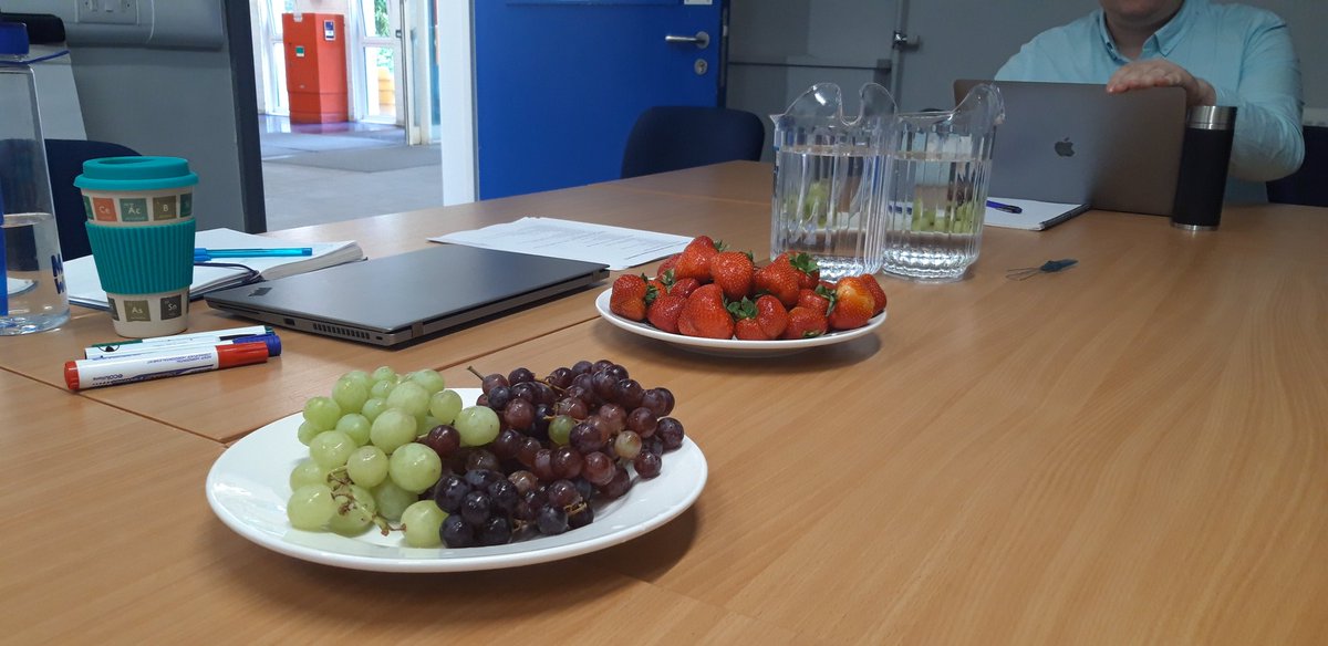 endothelin1's tweet photo. Tasty treats with @TimmKrueger to discuss our engagement with the public and the research community #biofm #stem https://t.co/LW82fOJ3rZ