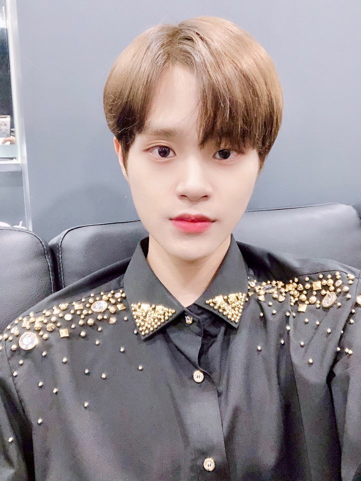 daehtwi's tweet photo. was today’s celuv tv interesting?!
it’s been a while since I MCed for such a big stage
so i was very nervousㅎㅎ
thanks to ABNEW
i was able to complete it smoothly!!
i love you~!
good night!! ❤️ https://t.co/EtWZGZgC7e