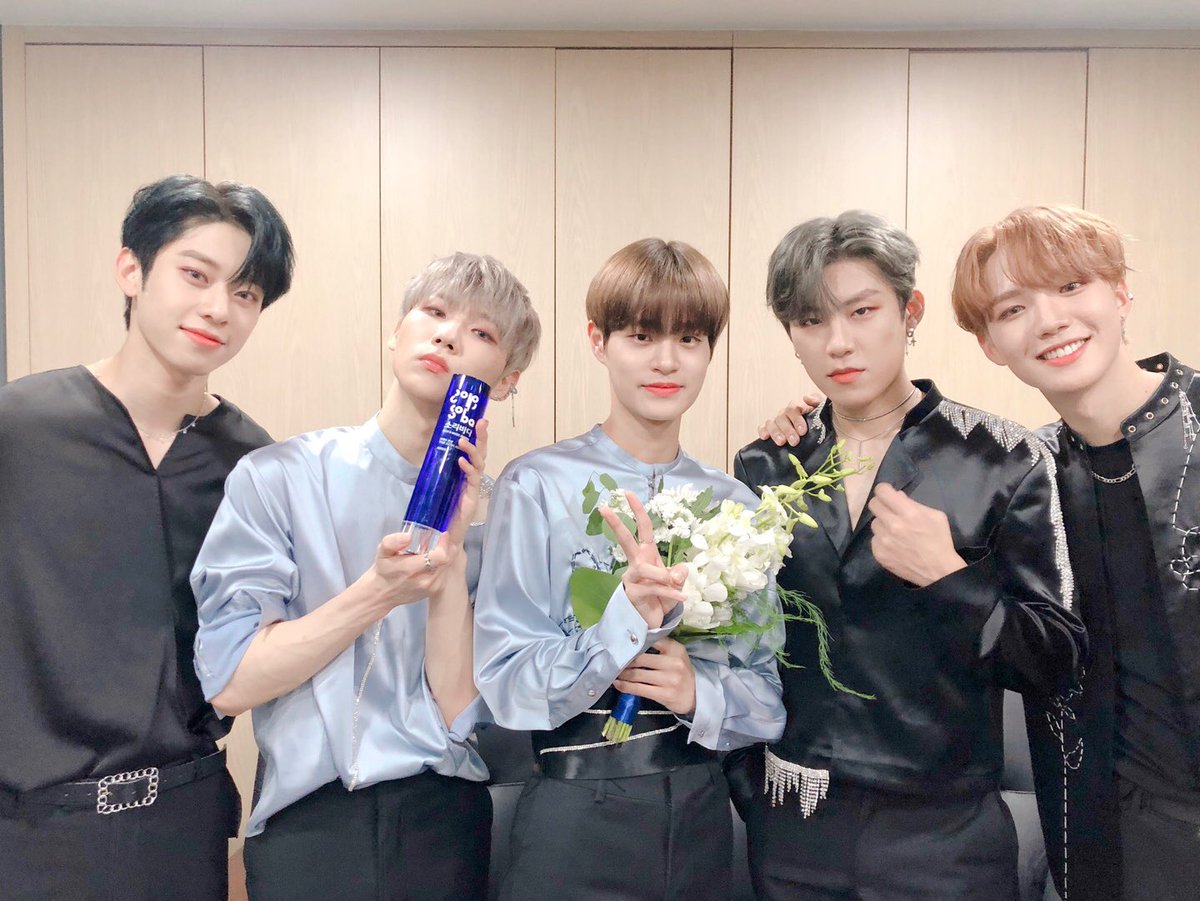 daehtwi's tweet photo. who’s the coolest singer on soribada awards? it’s AB6IX! thank you very much for today ABNEWs, and thank you for the bonsang! https://t.co/2S9WpRGr0y