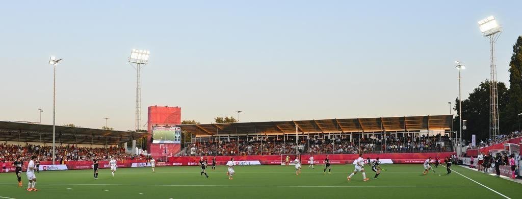 Gisteren heeft het Belgische hockey herenteam zich geplaatst voor de finale tegen Spanje. Het Antwerpse publiek, maar ook de televisiekijkers, konden deze prestatie volgen dankzij de state-of-the-art LED-sportveldverlichting van #Signify geplaatst door #ClaesenOutdoorLighting!