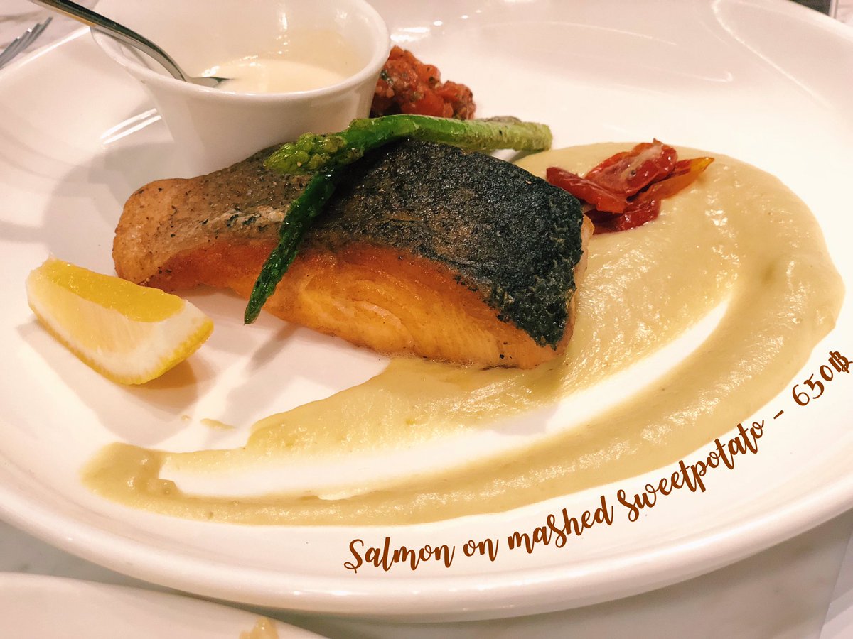 ipigyoueat's tweet photo. ใครที่มาไอคอนสยามอยากหาร้านนั่งบรรยากาศดีๆ นี่เลย White Plate โซน indoor ชั้นสองก็ดี แต่เลือกโซน outdoor ดีกว่า เห็นวิวแม่น้ำเจ้าพระยา สวยมากแม่!👏 ในส่วนของราคาอาหารแอบแลงงแต่รสชาติผ่านเกณฑ์มาตรฐาน @aroii #ICONSIAM #อร่อยไปแดก

📍 White Plate By Lobster &amp; More Icon siam, Fl. G https://t.co/EkFlbi27er