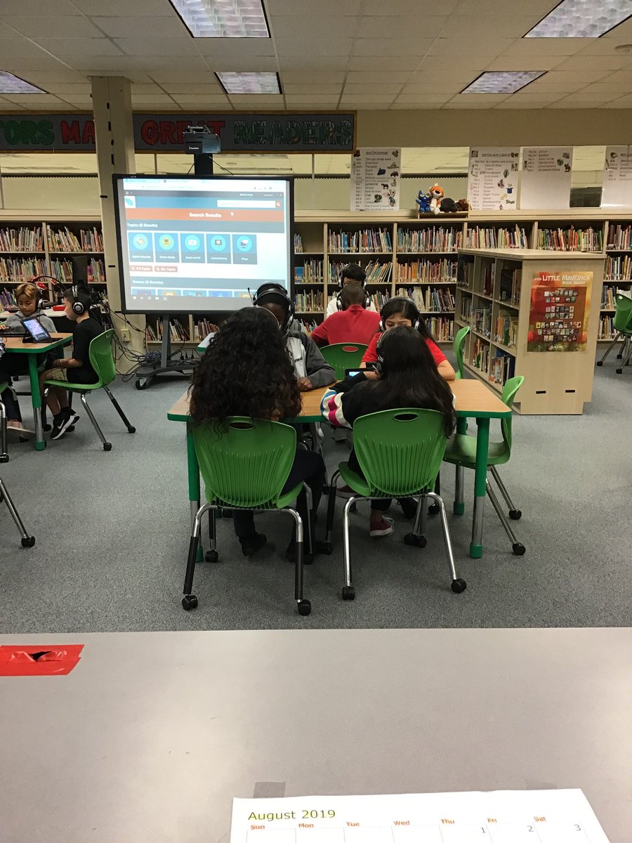 youens_library's tweet photo. Teaching Digital Etiquette in the library! #librarygoal #missionpossible @Alief_Libraries @AliefTech @Youens_Gators @Youens_Tech https://t.co/ZovyCPVnS5