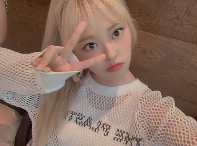 20190823 — Instagram Update 

↳ (From 0821) [#YoonHye] 
I attached my hair today ㅎㅎㅎ 👱🏻‍♀️
Everyone, I miss you so much ! See you soon 💖