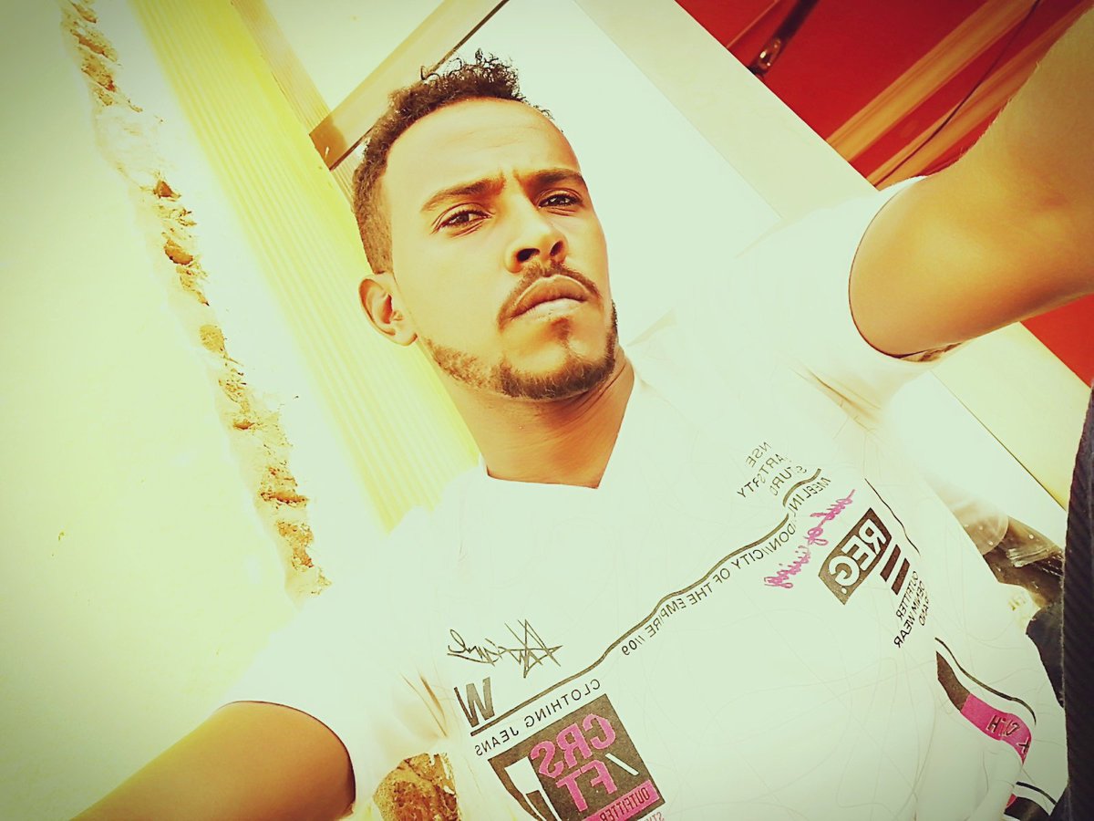 MahamoodAmjad's tweet photo. أّحًيِّأّنِأّ نِبًتٌـسِـمً لَ تٌـصّـرفُـأّتٌـ أّلَبًعٌضًـ 😊
لَيِّسِـتٌـ لَأّنِهّـأّ جّـمًيِّلَةّ 😌بًلَ لَأّنِهّـأّ بًغُأّيِّةّ أّلَتٌـفُـأّهّـةّ😒 https://t.co/GupHetydkH