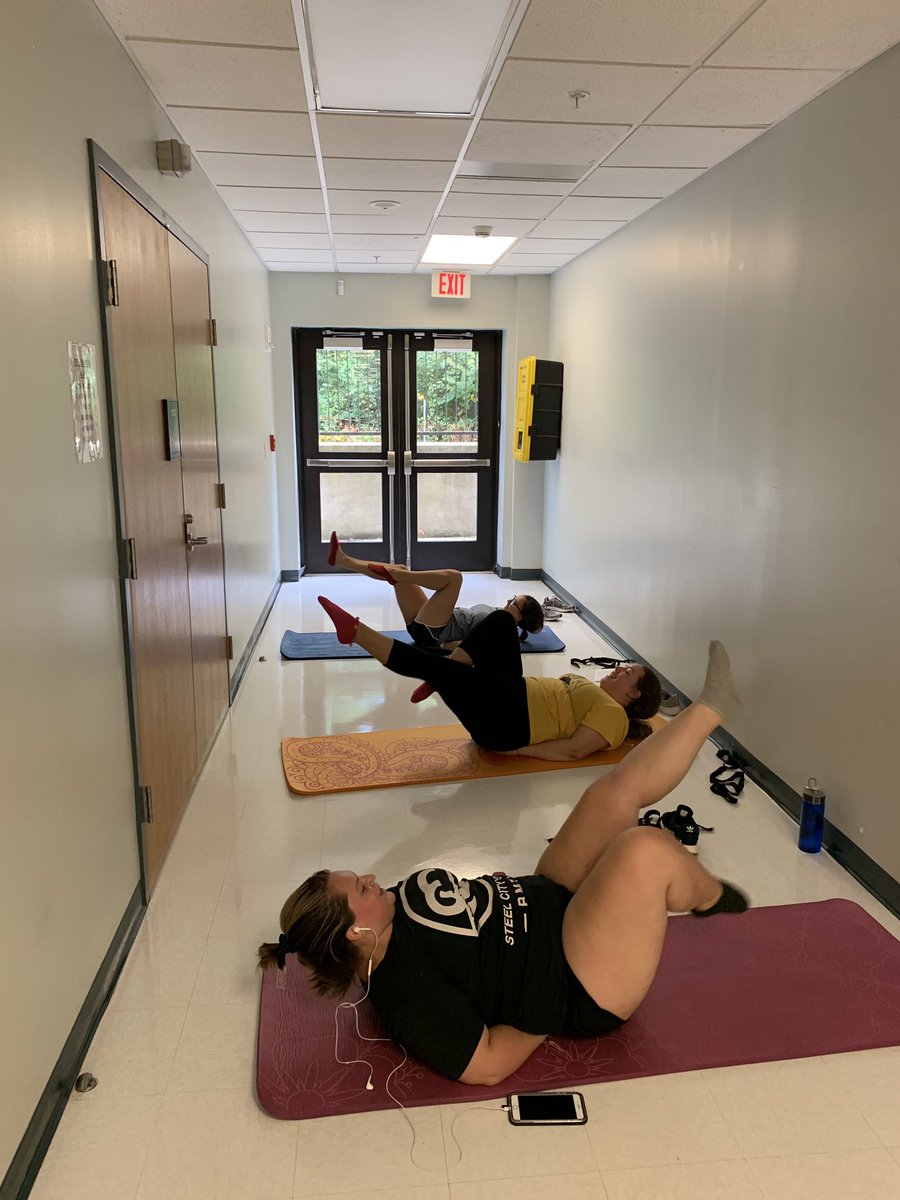 FitNikBake79's tweet photo. These seniors are bringing it!  @CMA_PSCC_KCS https://t.co/E8Vsn1DMrV