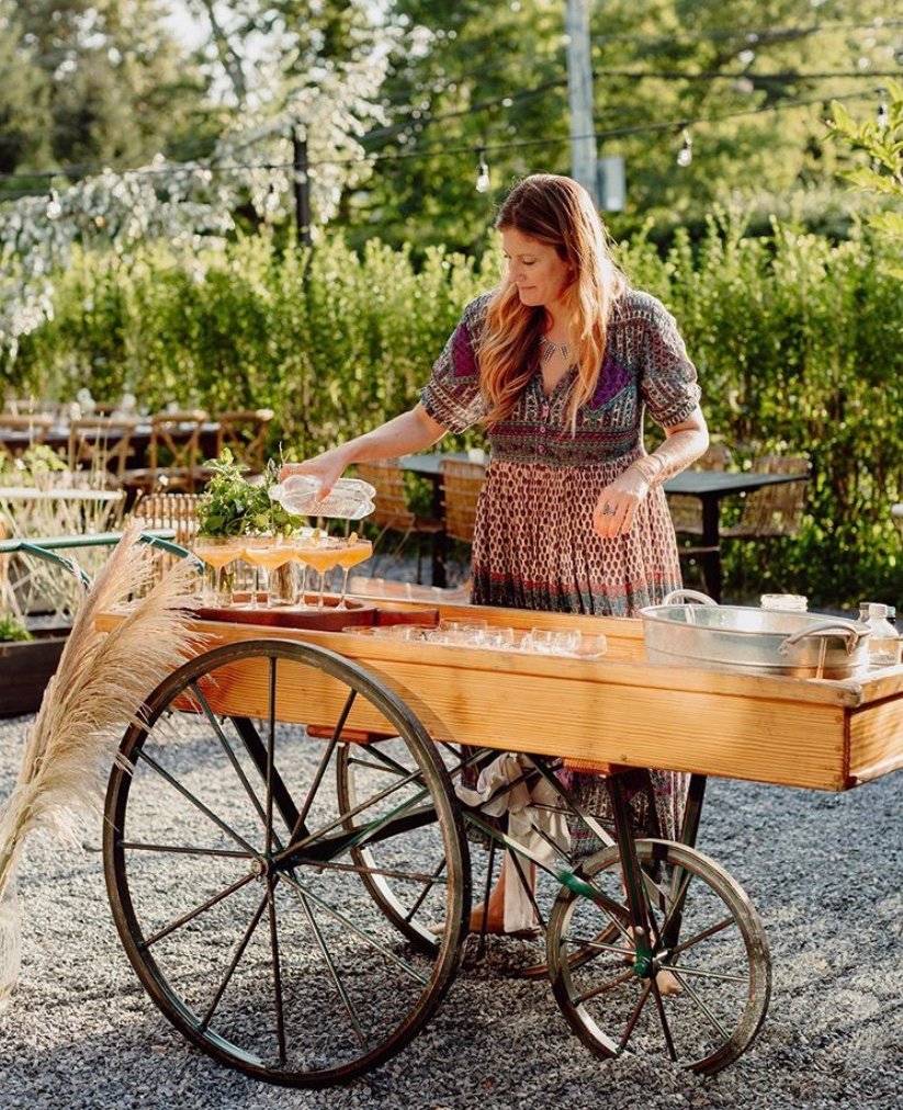 PBSEvents's tweet photo. Those cocktails and our coup glasses. What a couple! ⠀⠀⠀⠀⠀⠀⠀⠀⠀⠀⠀⠀
And we love the idea of preparing them in our market cart. https://t.co/59IFNhpltV
