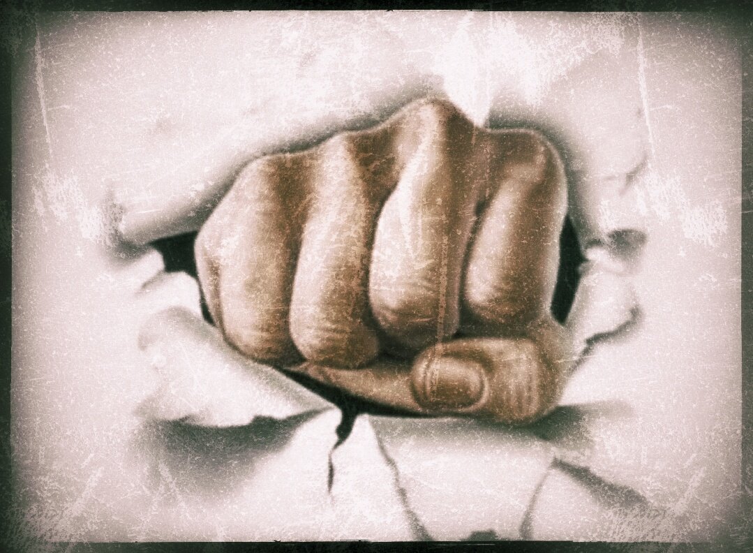 Kc5Qq5EqUAQHO8N's tweet photo. القوة هي أن تدوس
على وجعك وتمشي أمام الناس مبتسماً . https://t.co/RhID3R8wbC
