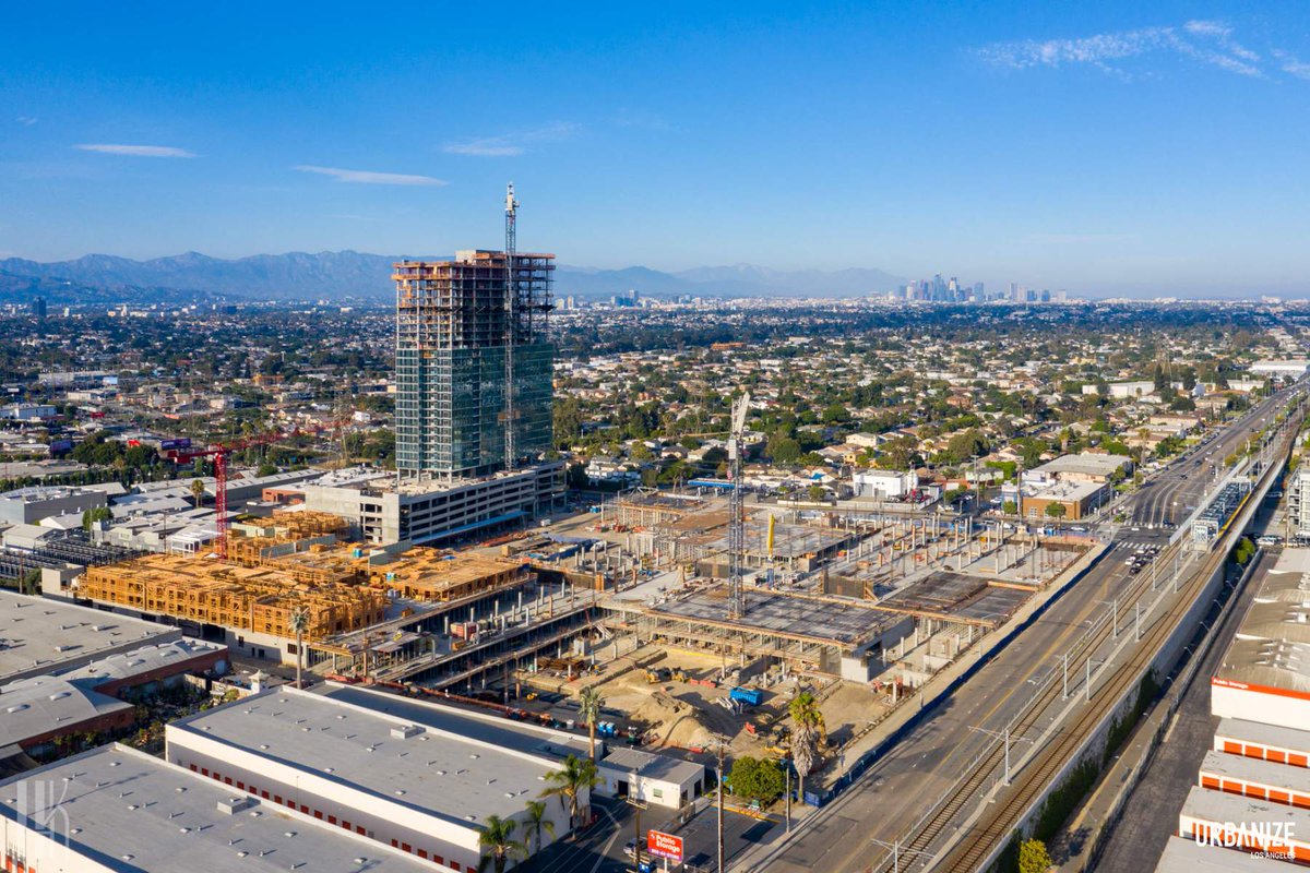 Topping out in LA! The SCB-designed Culumus tower is nearing its complete height. At 320 feet, the tower is part of the larger mixed-use development which includes 300 apartments and 11,000 SF of retail. bit.ly/2zgmjtn #LA #SCB #Architecture