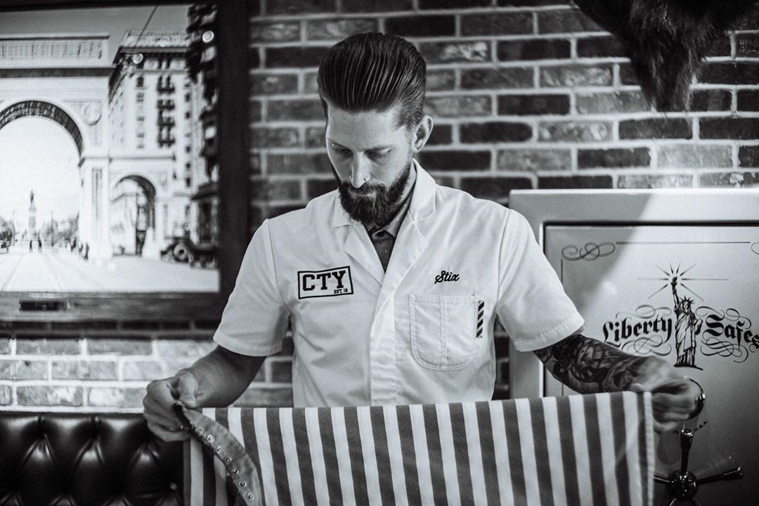 libertysafeinc's tweet photo. "With a great beard, comes great responsibility" ✂️
With Liberty Safe, you choose the best ways to protect your valuables in the home, office, or in the case of @city.barbers, your barber shop.
#BuildAndBuy today: https://t.co/DW4XMXACAF https://t.co/npcnsWgCtH