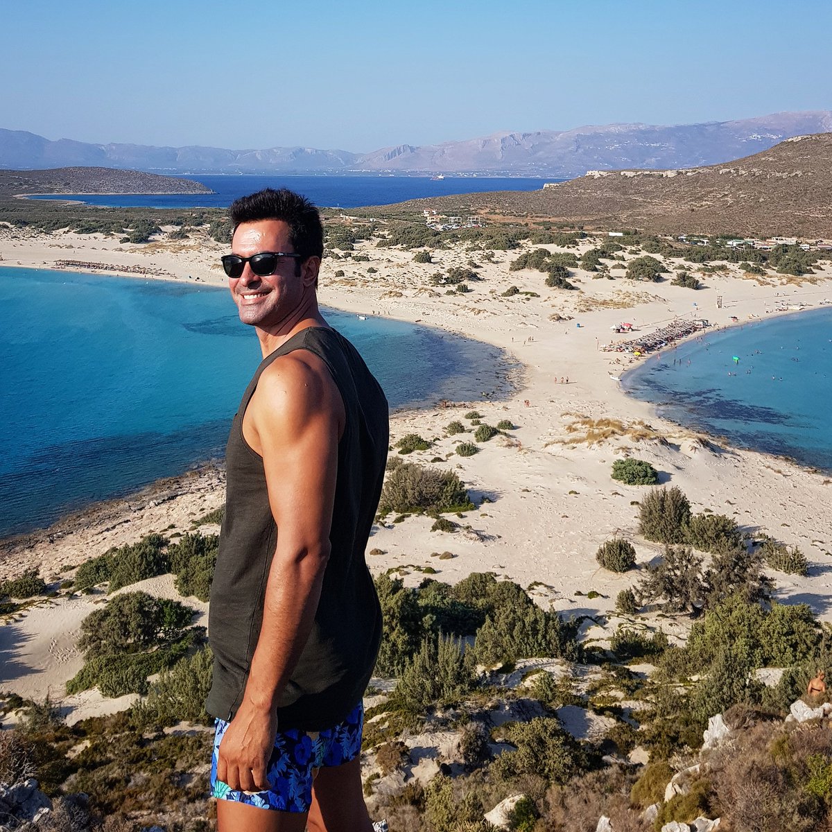 Nikos_Papadakis's tweet photo. Ελαφόνησος, η θέα είναι υπέροχη από δω πάνω!!!
#elafonisos #elafonisosisland #climbing #hill #greatview #simosbeach #two #majestic #bays #whitesand #emeraldwater #rare #cedar #forest #sanddunes #summeronlyingreece #visitgreece #visitelafonisos #photooftheday https://t.co/39PGCbK0jv