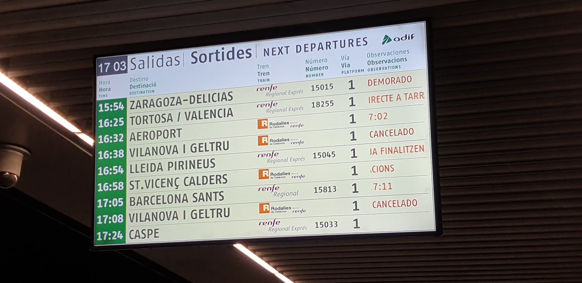 EloyVelasco's tweet photo. @Renfe es normal que llevemos mas de 1h esperando al tren direccion Zaragoza-Delicias a 30 grados en la calle, más aun dentro de la estacion y que no digais nada de la hora estimada? Esto es de vergüenza https://t.co/J3EL3lowZg