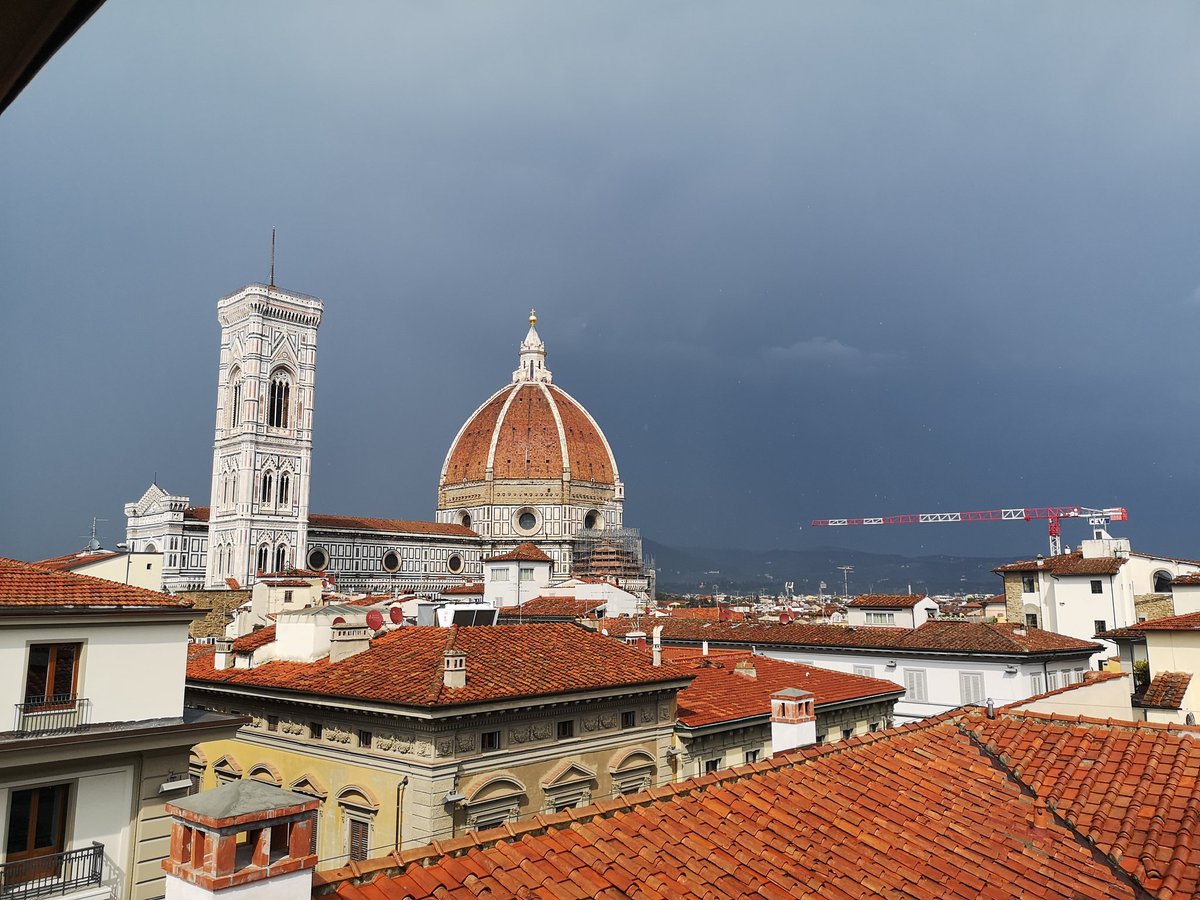 leralc's tweet photo. Stormy Florence #Thunderstorms #florence #willitstop https://t.co/nCXgc8oshD