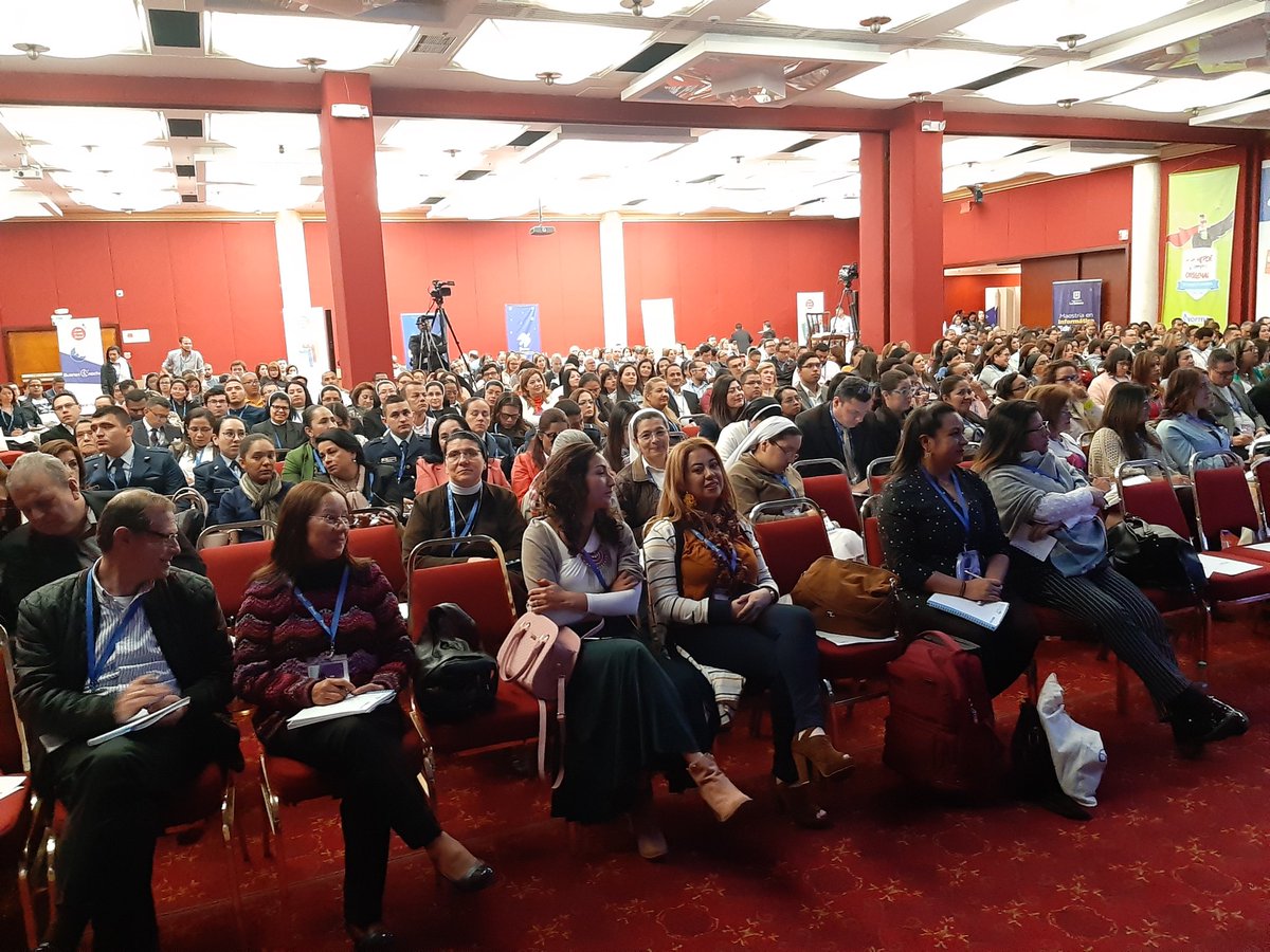 NormaEdiciones's tweet photo. Maravillosa presentación de @dancassany sobre la complementariedad del trabajo en el aula de clase y los libros físicos con las nuevas tecnologías, en nuestro #CongresoNorma. ☺🎉

#LlinásEnCongresoNorma
#CassanyEnCongresoNorma
#LeerEsUnaFiesta
#NoPiRatería @colombiaoei https://t.co/M32w8zS5s2