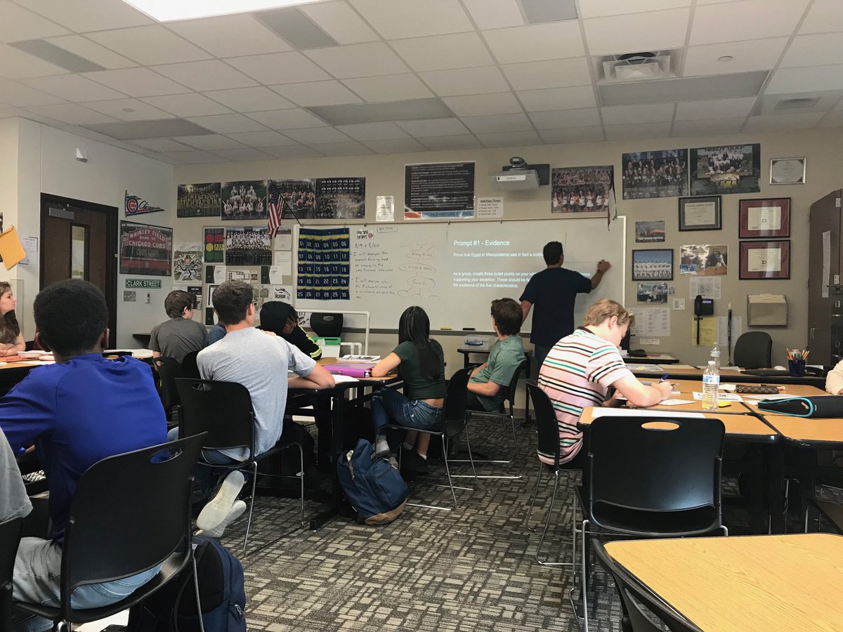 kassduncan's tweet photo. Ss in coach Cox’s classroom are demonstrating success as they work in groups to write an SAQ. Great T feedback and coaching Mr. Cox. #Contentareawriting #RHSRoar @RHSFrisco https://t.co/qaqX6AGKpE