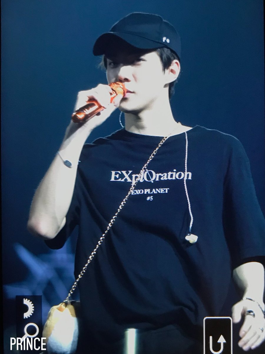 PrinceSehun412's tweet photo. 190823 ExplOration MANILA
#EXO #SEHUN #세훈 #EXplOrationinManilaDay1 https://t.co/OsdvYSiZSR