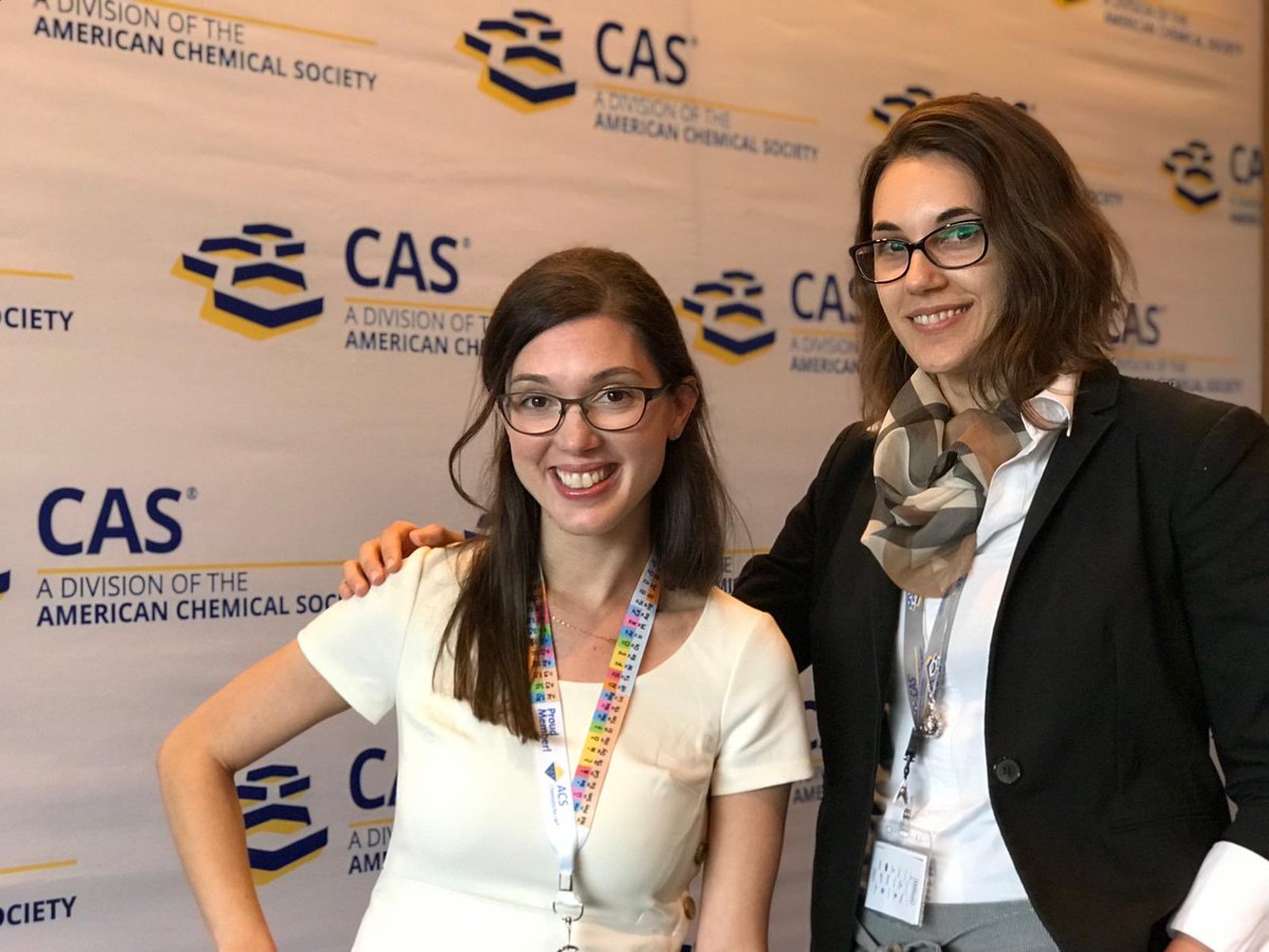 The #hybridperovskite research community is well represented at #CASFutureLeaders with Tracy @tracyhle @NREL. Such a wonderful occasion to meet and discuss the challenges for #perovskitesolarcells @CASChemistry! 

📸 by the incredible @ehsanOchem