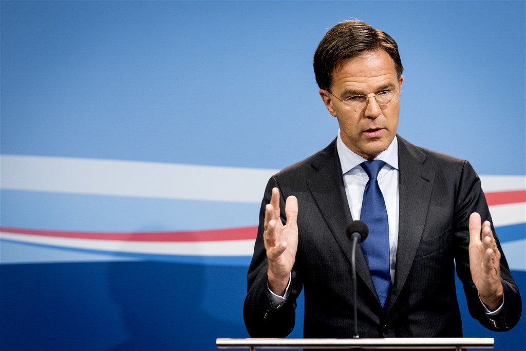 RTLZ's tweet image. Kabinet wil belastingvoordeel zzp'ers fors inperken. De zelfstandigenaftrek gaat in tien jaar van 7280 naar 5000 euro rtlz.nl/business/zzp/a…