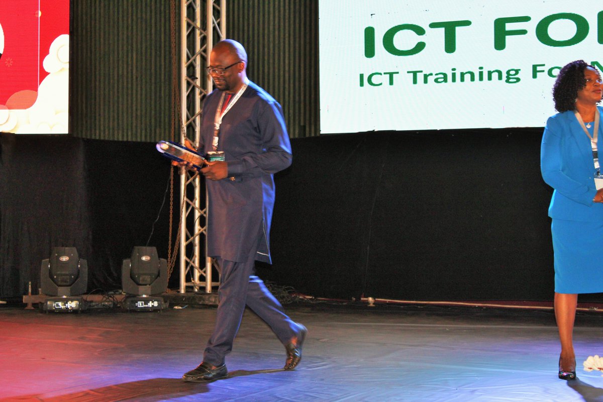 Galaxybackbone's tweet photo. Apagu Gadzama @Apagug is GBB's Head Enterprise Business, being recognized by @huawei as one of the most outstanding Tutors during the just concluded Capacity Building Training of almost 1,000 Civil Servants.
We are Proud of him!
#GBB
#ICTFORCHANGE
#Nigeria https://t.co/14oy5ONoWH