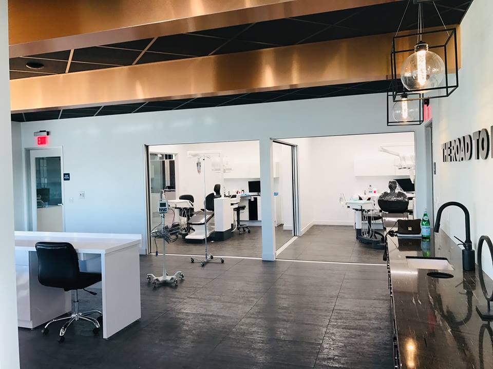 Our facility is equipped with state of the art operatories and the best AV options a training facility can offer, for a high impact learning environment. #postgrad #advancedfacility #DrBedJavid 4minstitute.com