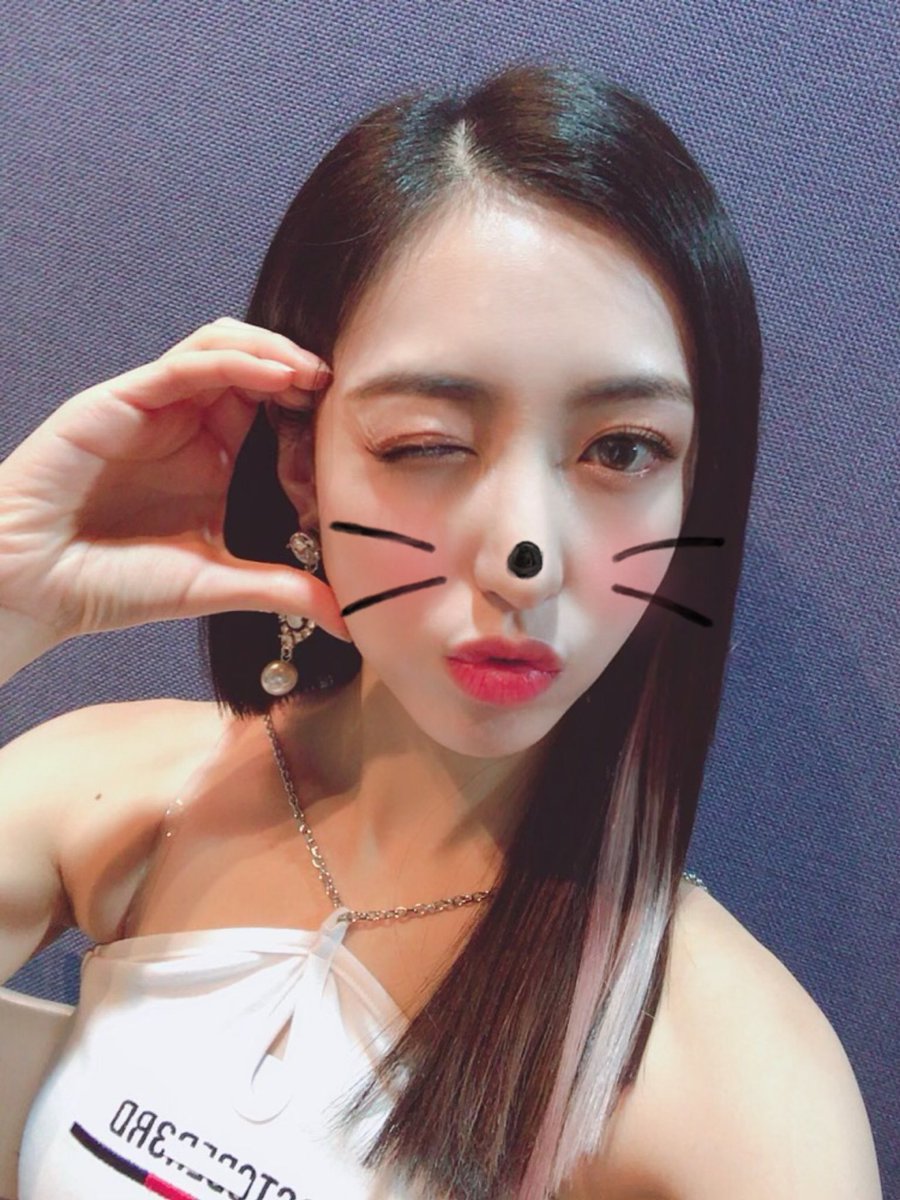 20190823 — Twitter Update 

↳ [#Sika]
What day is today ?? SiKa Birthday ~😚❤️ㅎㅎ
Thank you for congratulating our luvies 😭❤️ I’m impressed ...ㅠㅠ
Thank you all* !! Thank you* ☺️
Love your guys* 😘

* She thanked the fans in Chinese, in Japanese and in English 🥺