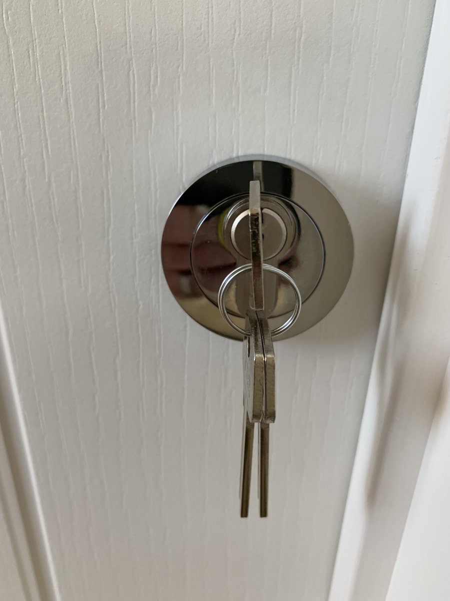 RLMlocksmiths's tweet photo. Locks installed. Four done and four to go. #locksmith #locks #keys #key #rlmlocks #surrey #kent #sussex #smallbusiness #independent https://t.co/yABD6N3OOD