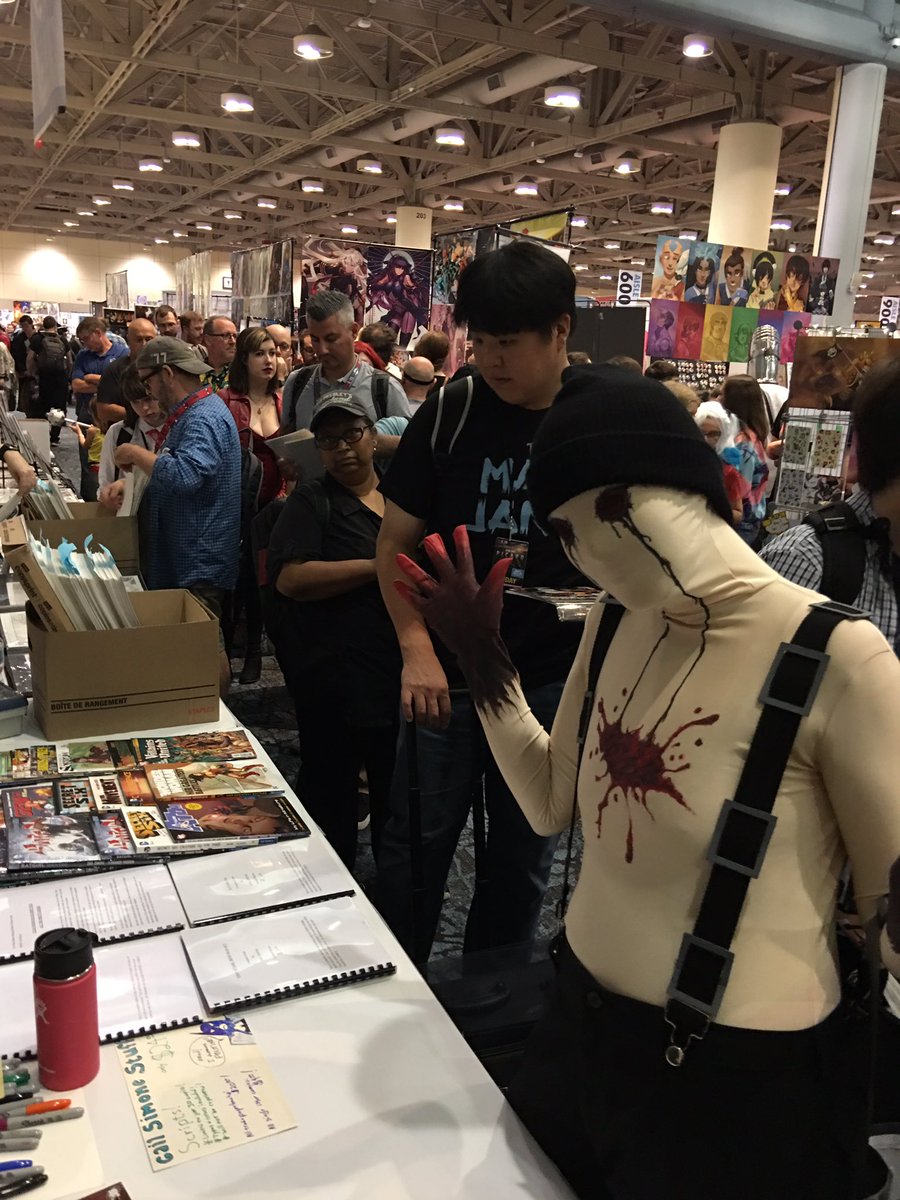 GailSimone's tweet photo. Gail’s line has been BONKERS all morning! @FANEXPOCANADA is awesome! #hubbytweet https://t.co/nqsgFQrfCi