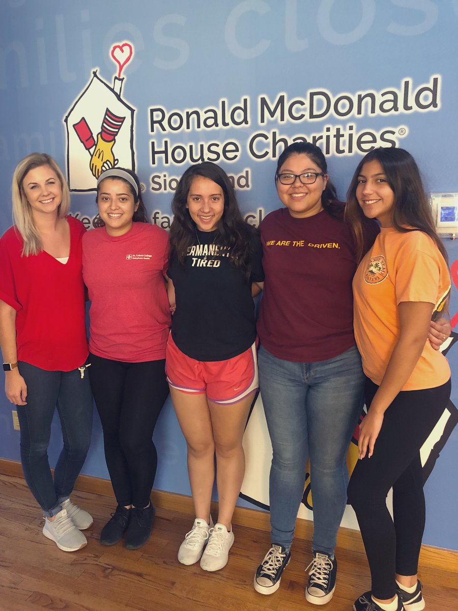 Fun morning of making meals for the RMHC of Siouxland!  

<a href="/tjkwas/">Taylor Kwas</a> 
@jodijordheim 
<a href="/CarmellCC12/">Carmell</a>