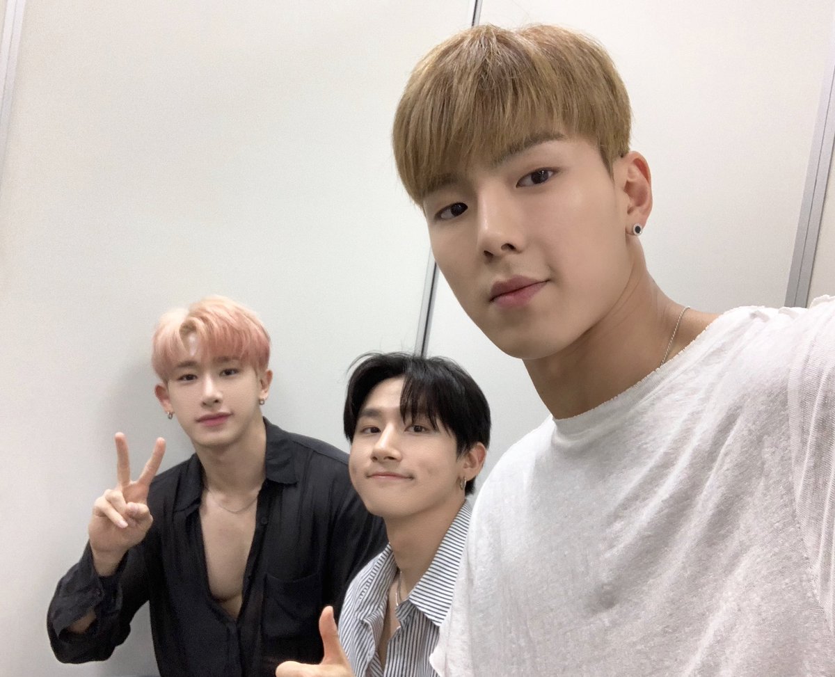 MONSTA_X] #Phenomenon 発売記念の大阪サイン会&ハイタッチ会に集まっ