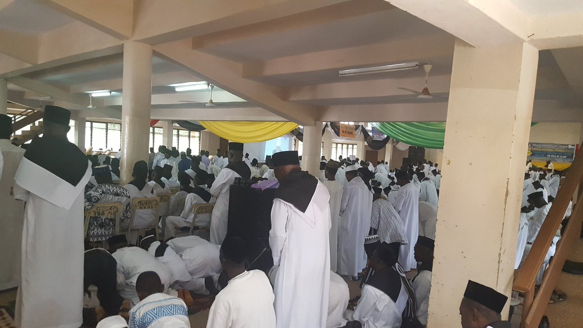 mkasunyanizone's tweet photo. Jummah prayers was observed at the 36th Annual Majlis Ansarullah Ghana ongoing at sunyani Secondary school (susec).

@MKA_DC @alislam @MKAGhana @GhanaJalsa @MuslimYouthNGA @EasternMKAGH @mkaacra @LajnaUK @muslimtv @humanityfirstuk @LajnaGh @mkaachGA https://t.co/K9pYx0uAD9