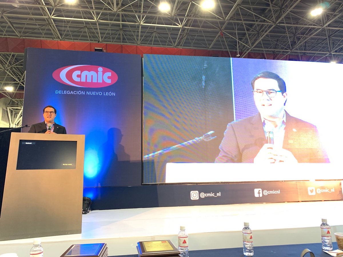CMIC_NL's tweet photo. Al inicio del Foro Empresarias de la Construcción, el Presidente José Guajardo dijo que la creciente participación de las mujeres en la Delegación NL es resultado de su capacidad y aportación👷🏻‍♀️
#ConstruimosBienestar #Infraestructura #NuevoLeón  #Monterrey #Construcción #Equidad https://t.co/v9qykyxthM