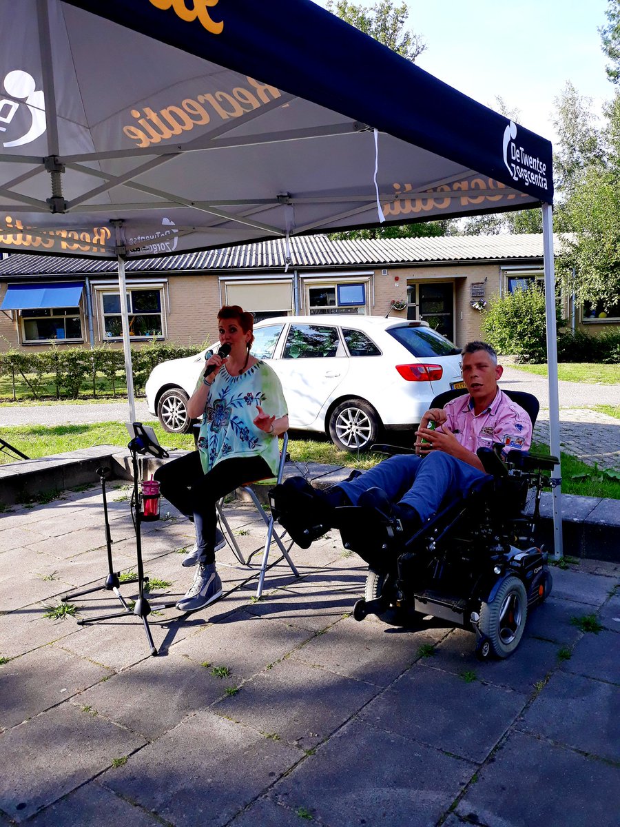GVeldscholte's tweet photo. Laatste buurtfeest op de Losserhof
Gezellig en sfeervol https://t.co/6SVTQfKtd1